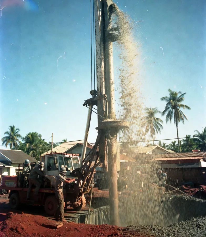 Giếng khoan khu đất đỏ