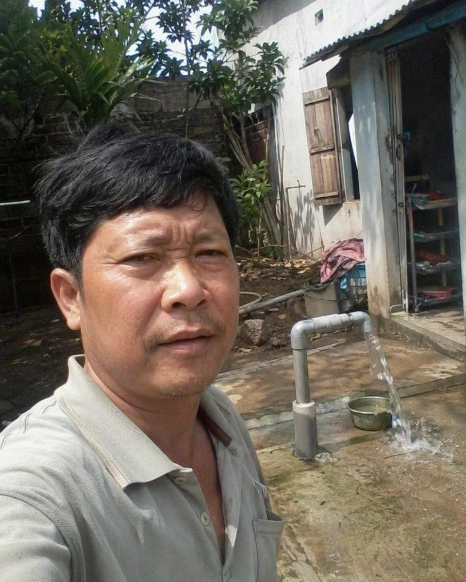 Khách hàng bên hệ thống nước ngoài trời sau khi hoàn thiện giếng khoan tại Nha Trang, Khánh Hòa.